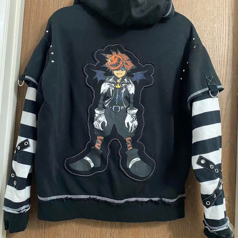 Hot topic kingdom hearts size m zip up jacket